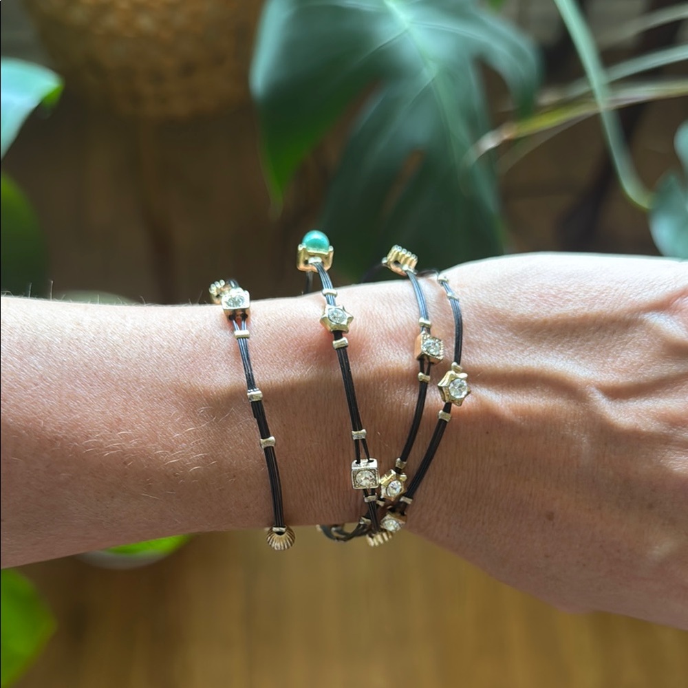 Set of 4 bracelets